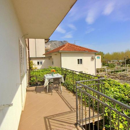 Apartments Iko Оміш Екстер'єр фото