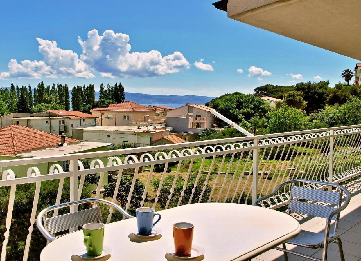 Apartments Iko Оміш Екстер'єр фото