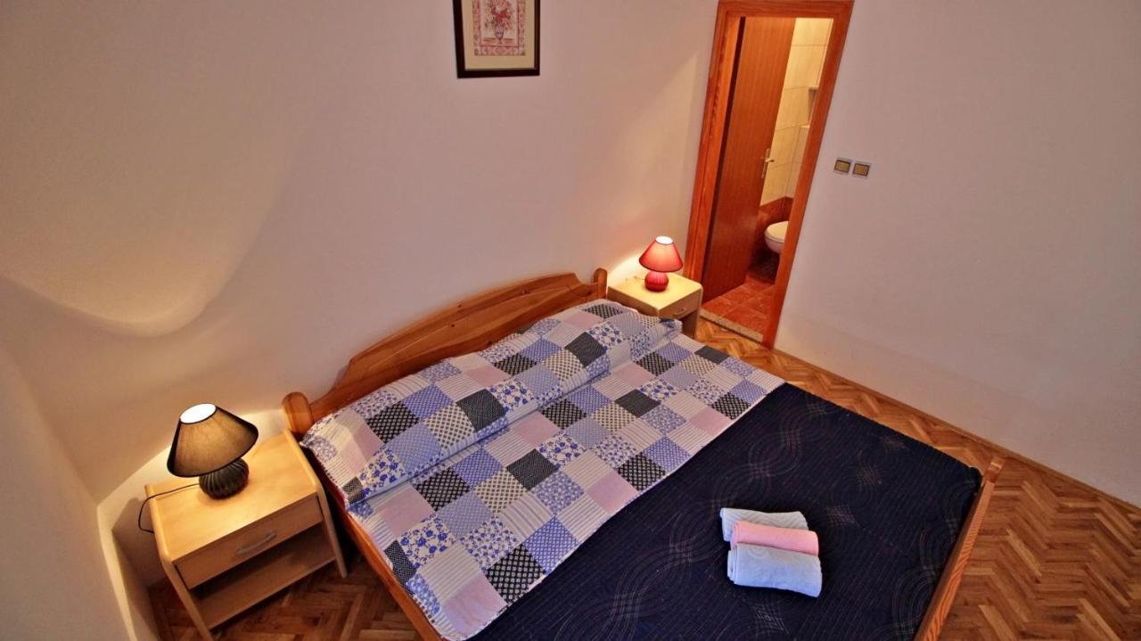 Apartments Iko Оміш Екстер'єр фото